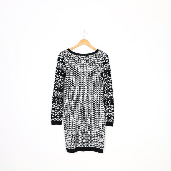 *Pink Rose Black and White Knitted Long Sleeve Dress - Picture 7 of 7